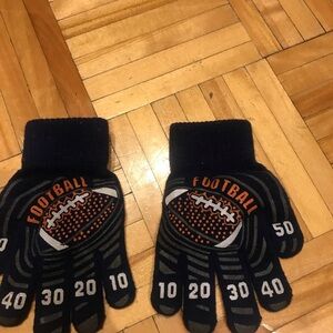 5/15$ Kids Football Mittens - Black and Orange​